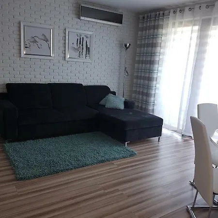 Apartment Angel *